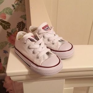 NWOT Toddler Converse. Size 5.